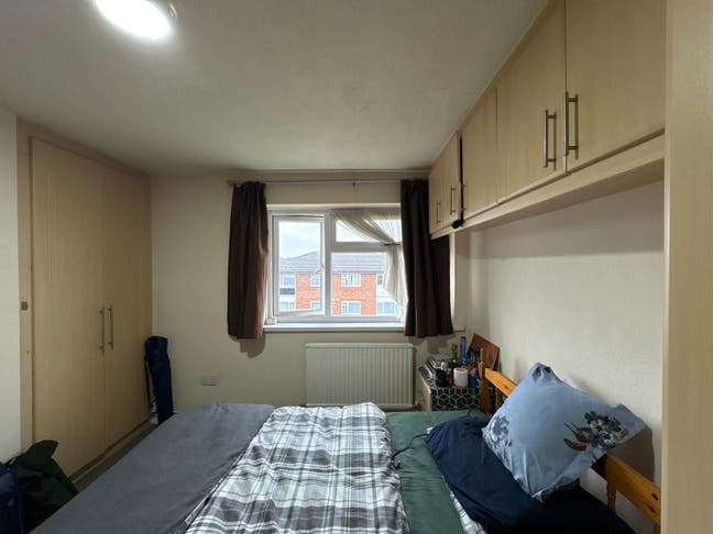 Double Bedroom Available for Single Person Main Photo