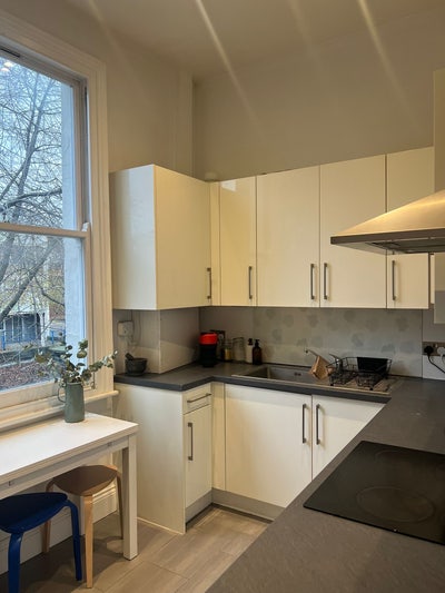 Spacious double room available in Islington Main Photo