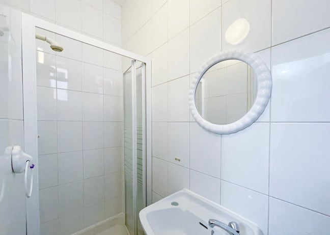 Cozy En-Suite at the heart of the city!  Main Photo