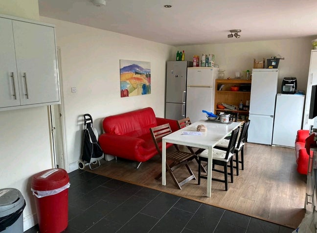 Double ensuite room for rent Main Photo