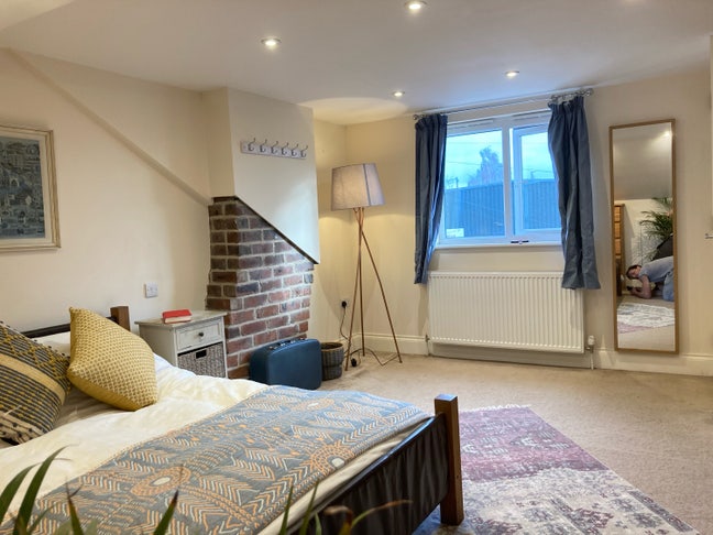 Large Room in Friendly Share House Main Photo