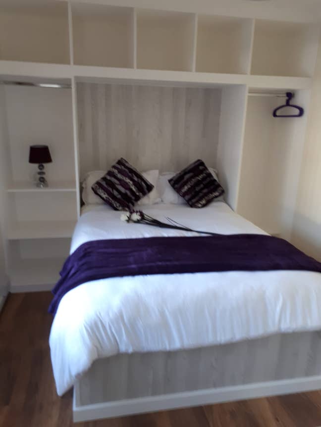 Ensuite in po6 , close to Queen Alexandra hospital Main Photo