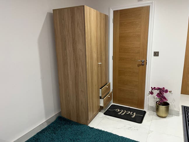 Modern Self-Contained Studio with Private Entrance Main Photo