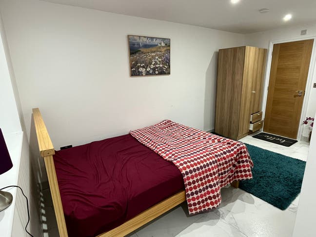 Modern Self-Contained Studio with Private Entrance Main Photo