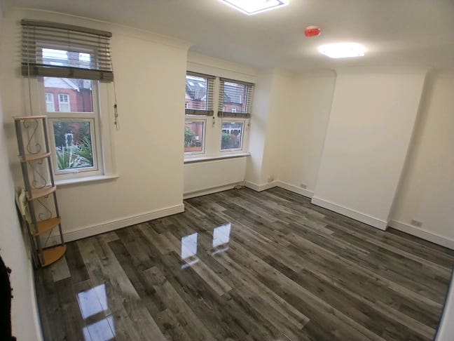 Modern One Bedroom Apartment in Wimbledon Main Photo