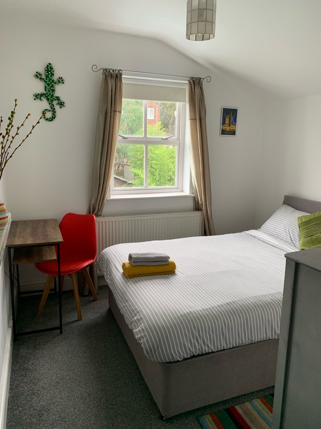 Gorgeous Large, Double Room  Main Photo