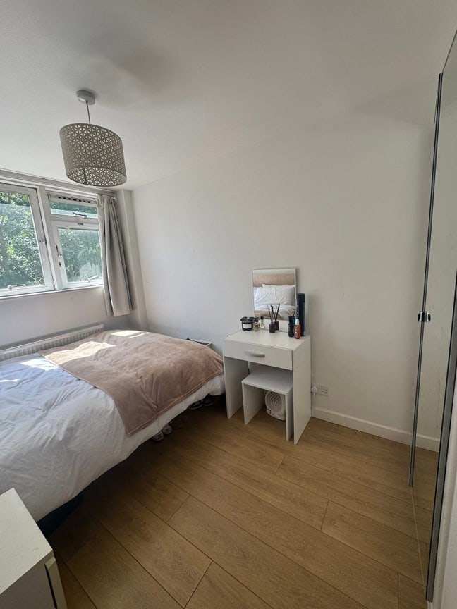 Double Room in Battersea  Main Photo