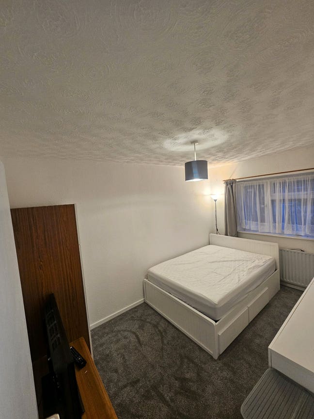 Rent a large room in harlow Main Photo