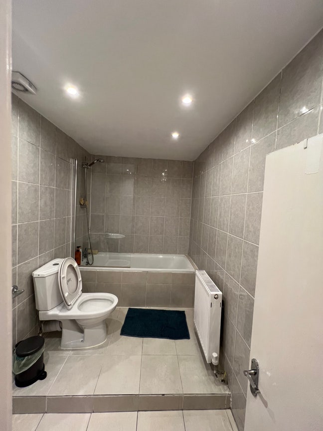 Double Room for  Rent /for 1 Person Only  Main Photo