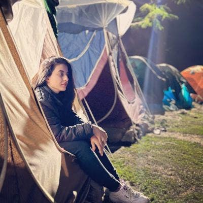 Professional seeking room in a respectful house Main Photo