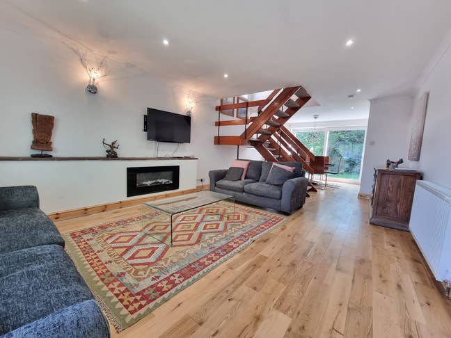 Kingsize Double Room in Sought-after Moseley Main Photo