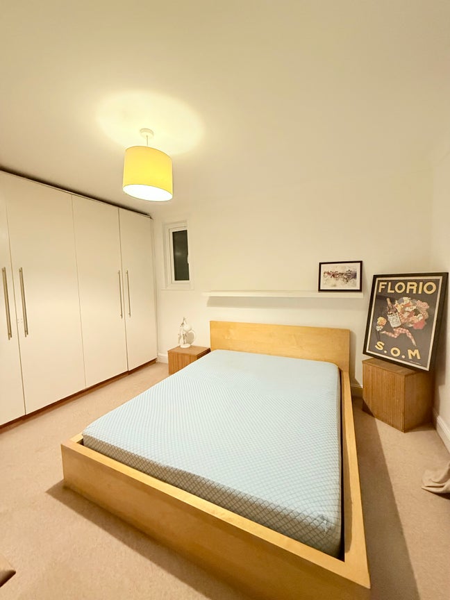 Large Double bedroom|NW2|available to all Main Photo