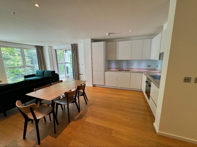 Bright, Spacious Double Room in East Village Main Photo