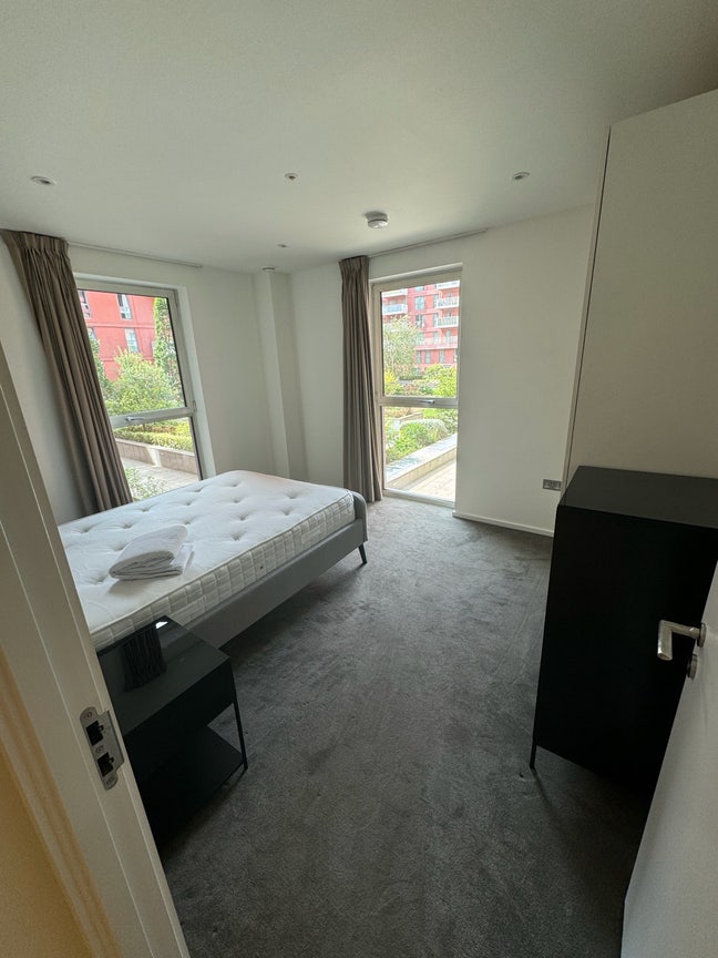 Bright, Spacious Double Room in East Village Main Photo