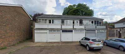 Studio Flat with garden Main Photo