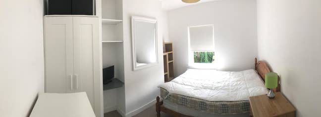 Lush double room- Garden facing - cosy house Main Photo