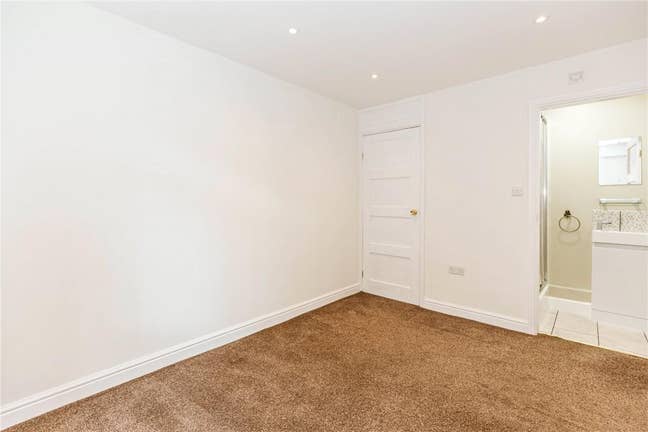 Double Room in Detached House in Cotham Main Photo