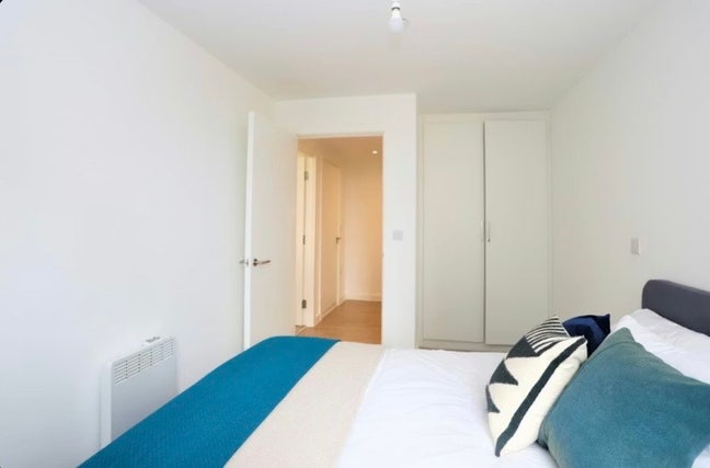 Double Bedroom - Waterfront Living Main Photo