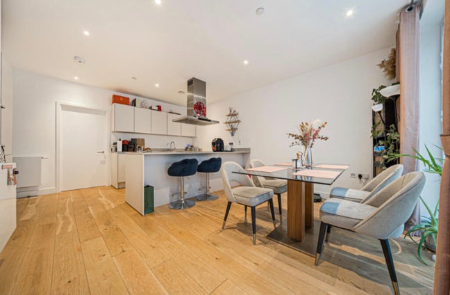 En-Suite Double Bedroom – Short Let Only Main Photo