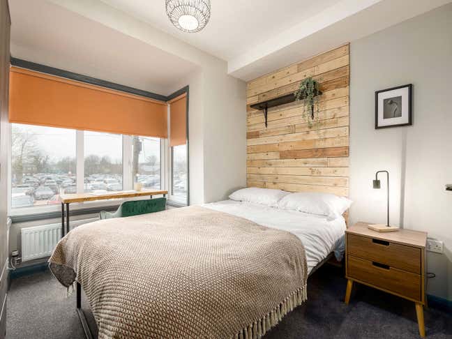 Ensuite Rooms Available 🏡 Haydon Road Main Photo