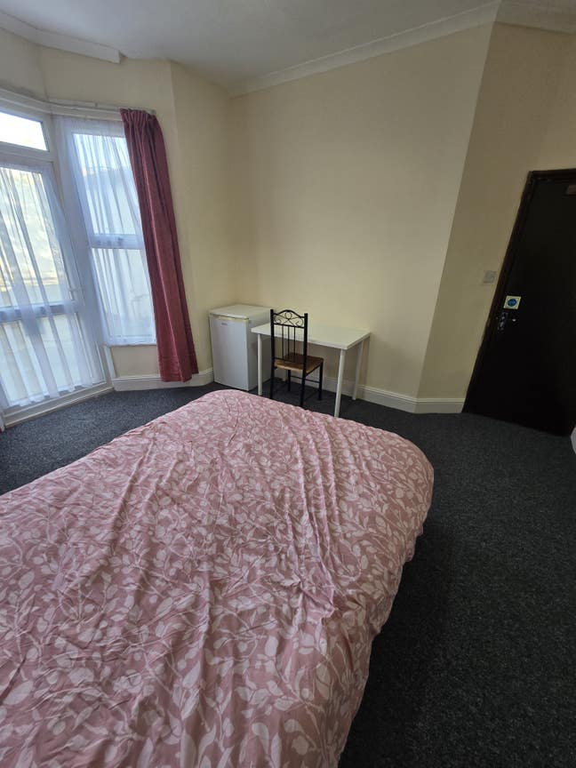 King Size Rooms with Bills &pound;800 Main Photo