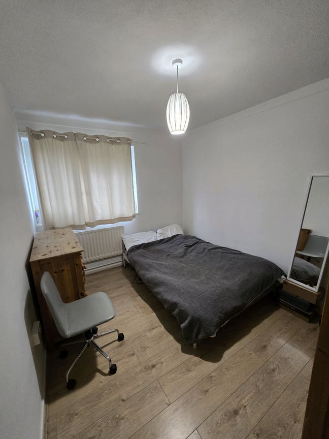 Spacious Double Room in Friendly Roehampton Main Photo