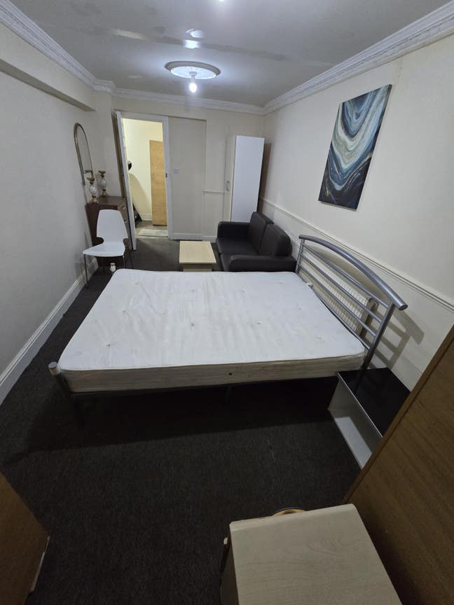 Double Room with Bathroom &pound;850 Main Photo