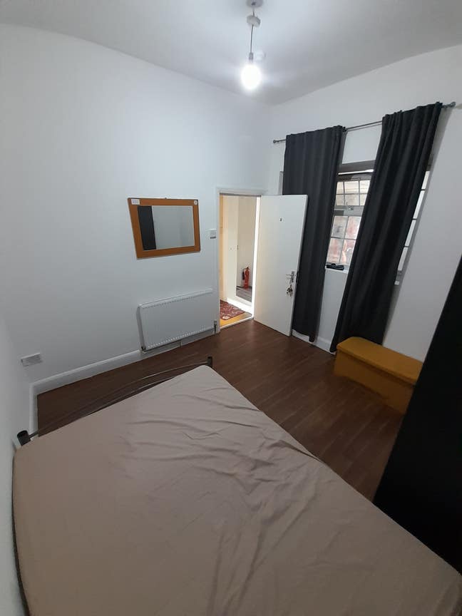 Lovely Double Room with Bills &pound;700 Main Photo