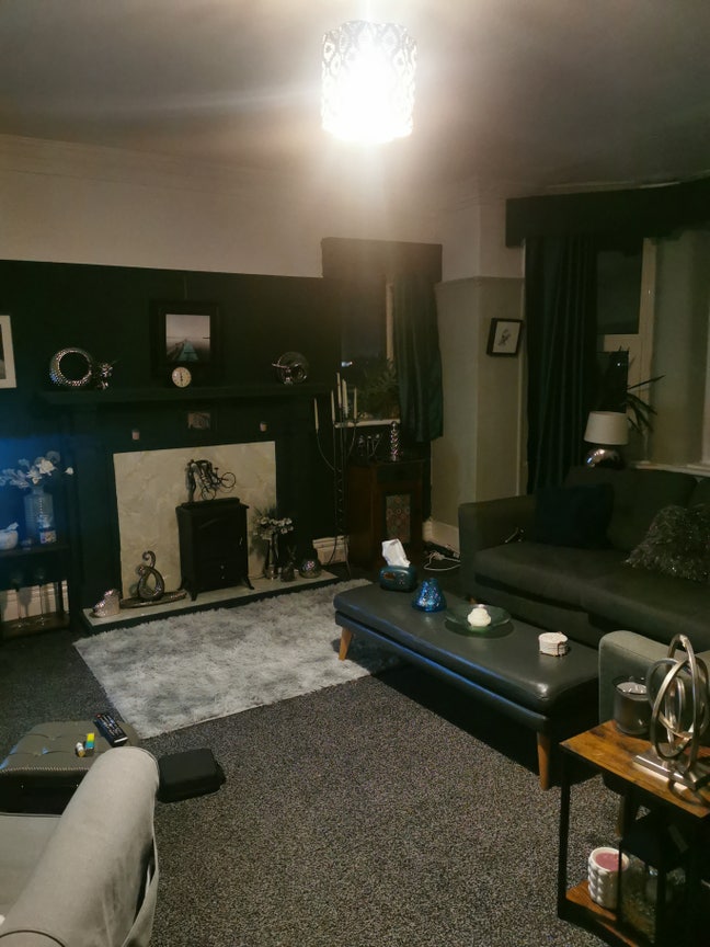 Double room in a large3 bed marine veiw apartment  Main Photo