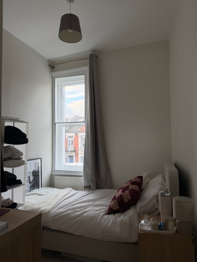 Available Now! Room in Fulham House 🌸 Main Photo