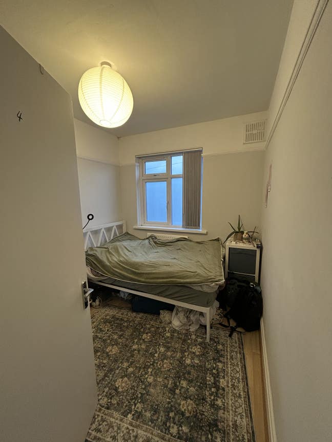 Cosy, bright double room in friendly houseshare Main Photo