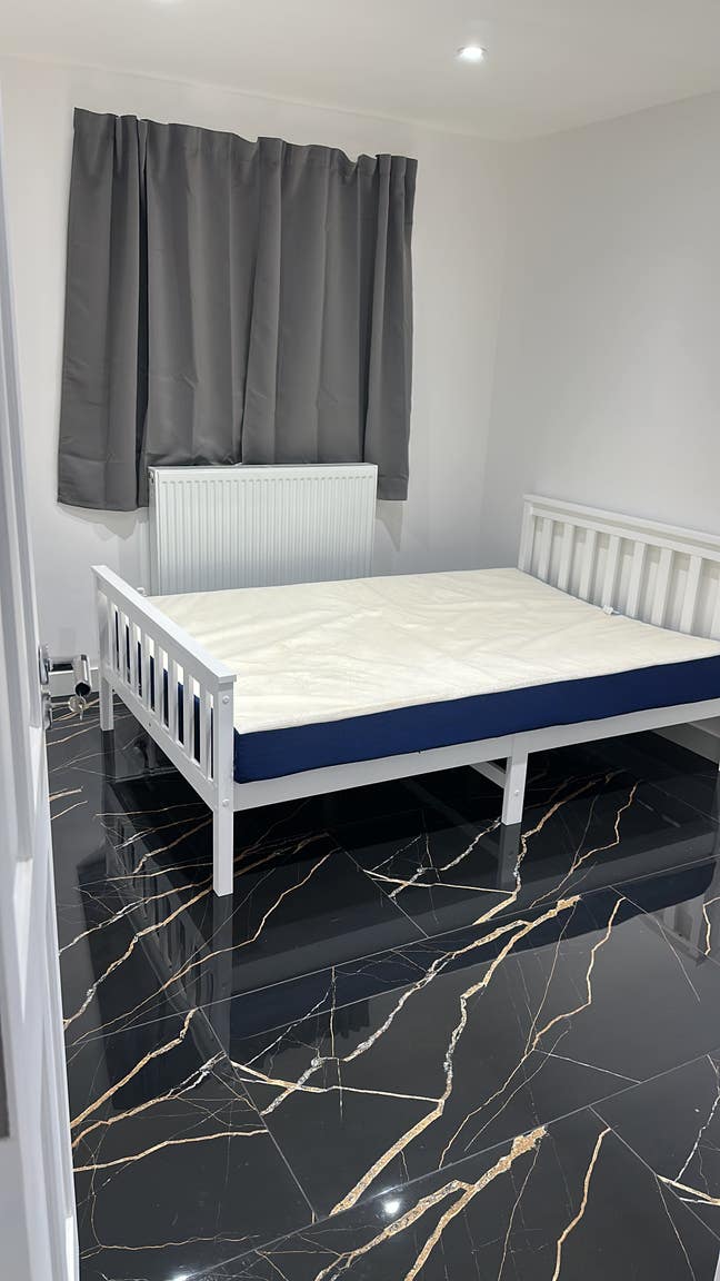 Edmonton green room for rent &pound;850 Main Photo