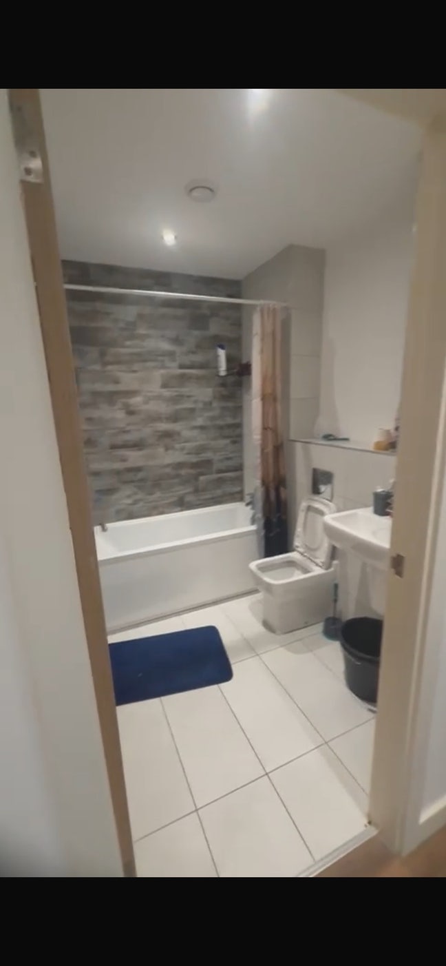 Crossbank Main Photo