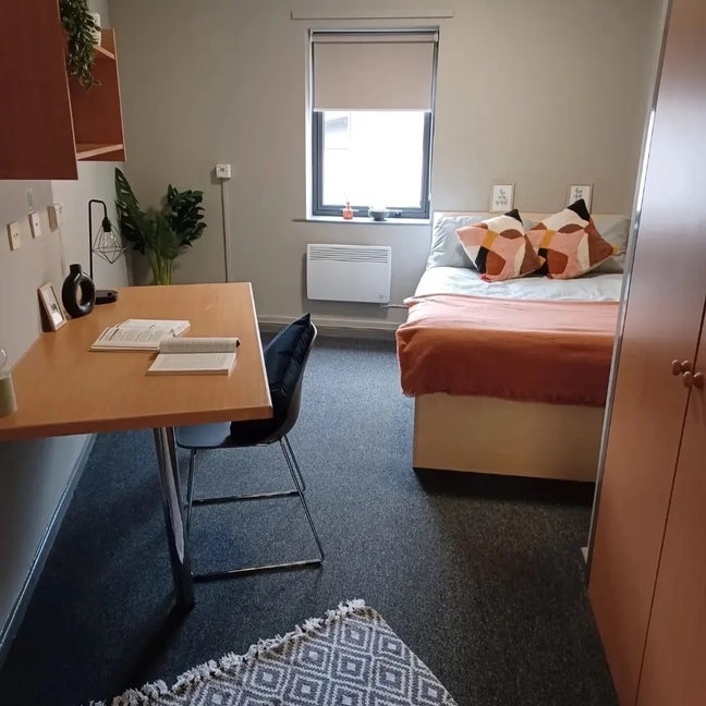 City centre steal! &pound; 110 PW en-suite All bills inc Main Photo