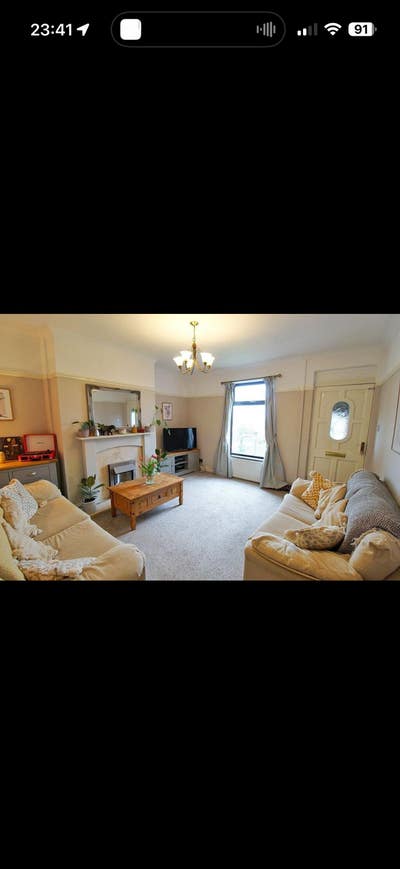 Double room in bramley available  Main Photo