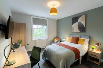 One Spacious Ensuite Rooms near Town Centre Main Photo