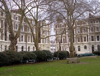 Roommate for flat in Georgian Garden Square  Main Photo