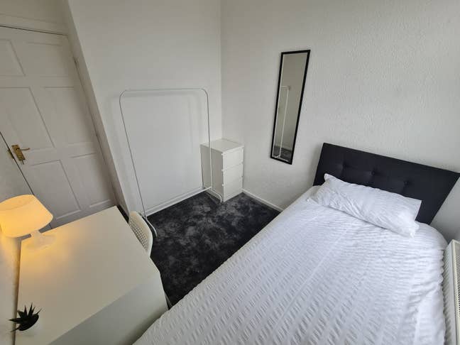 1 Single Room Available Wigan – Great Location Main Photo