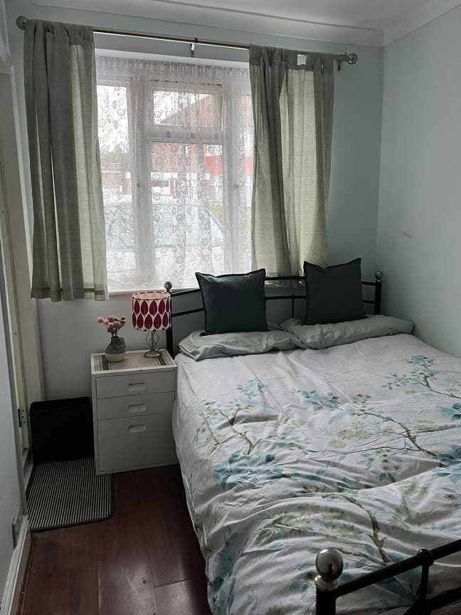 1 bedroom Ground floor self contained flat Main Photo