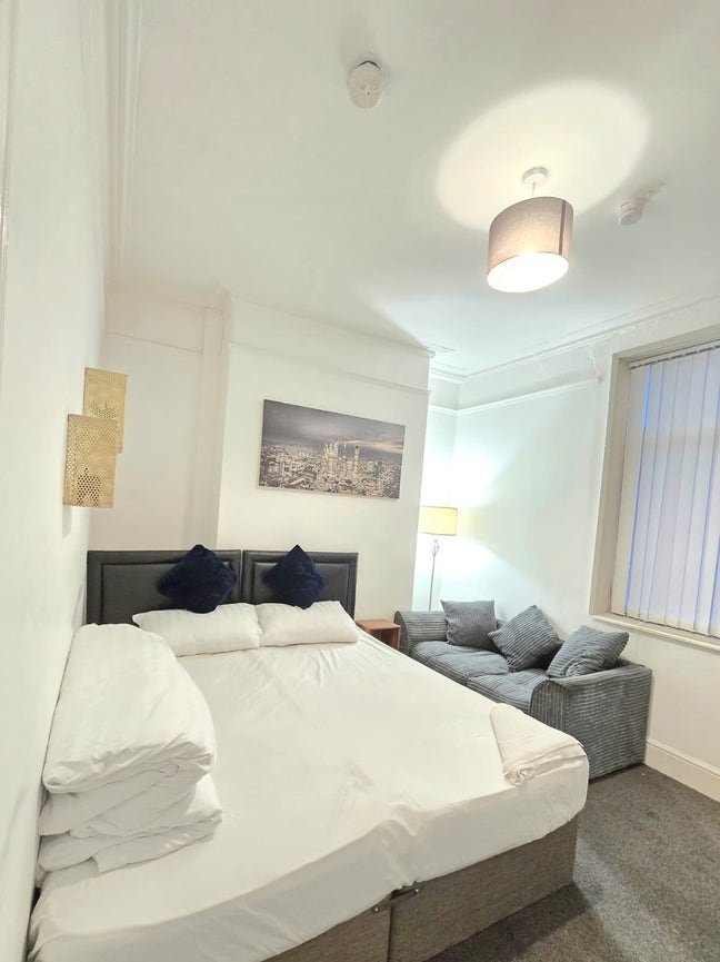 Nice Double rooms available short or long stay Main Photo