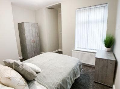 Single Ensuite Attic Room- Mount Vernon Road Main Photo