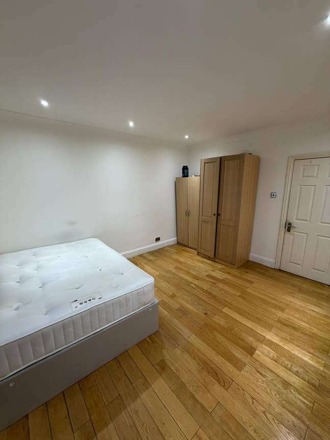 Charming Room to Rent in a Cozy Flat Main Photo