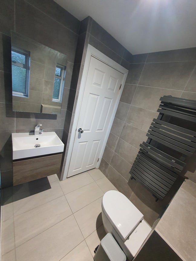 Room to Rent in Rochester - &pound;650 Bills & Internet Main Photo