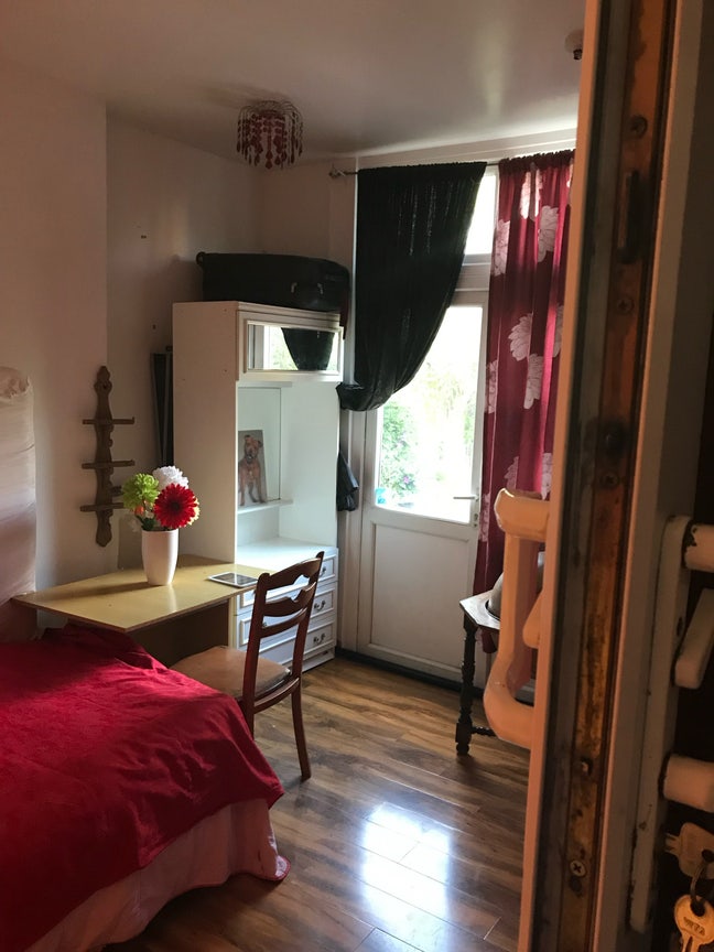 Beautiful, clean rooms in East London Main Photo