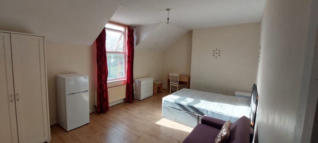 Room available in Rushlome/ all inclusive  Main Photo