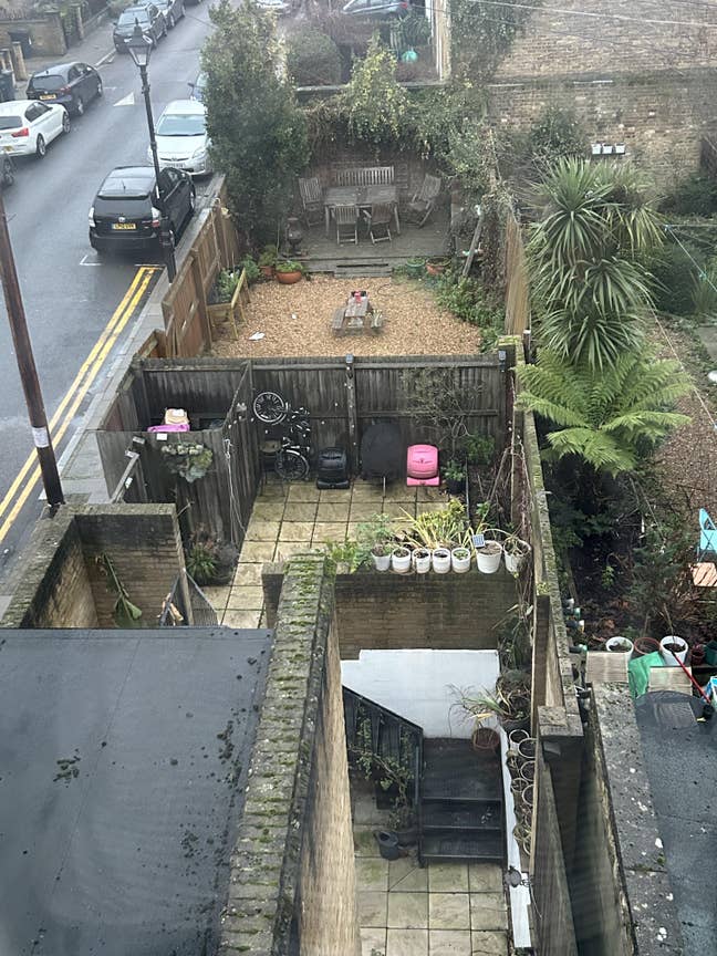 Entire Flat in Mile End Main Photo