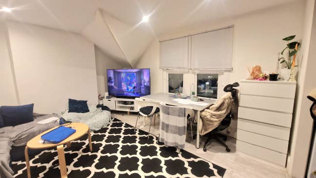 Lovely 2 Bed in Sydenham on Nice Road Main Photo