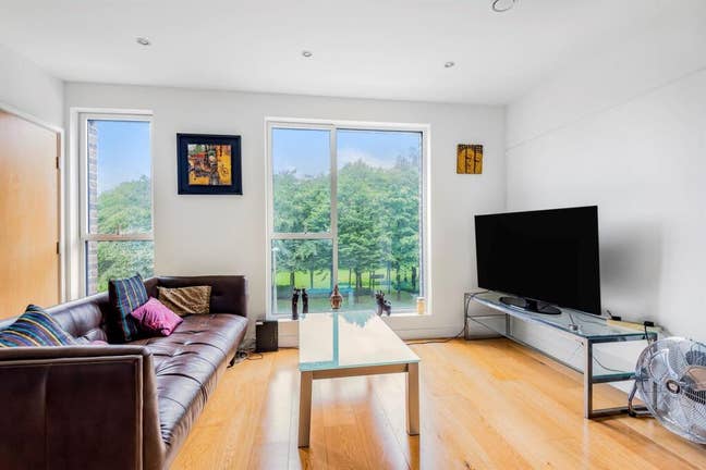 2 double rooms with bathrooms Greenwich Peninsula Main Photo