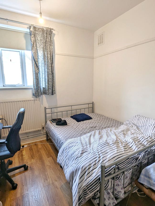 ✨Spacious Double Room in 4 Bed Flat with Balcony ✨ Main Photo