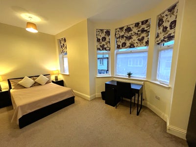 Friendly house, ensuite, bills included - a gem!  Main Photo